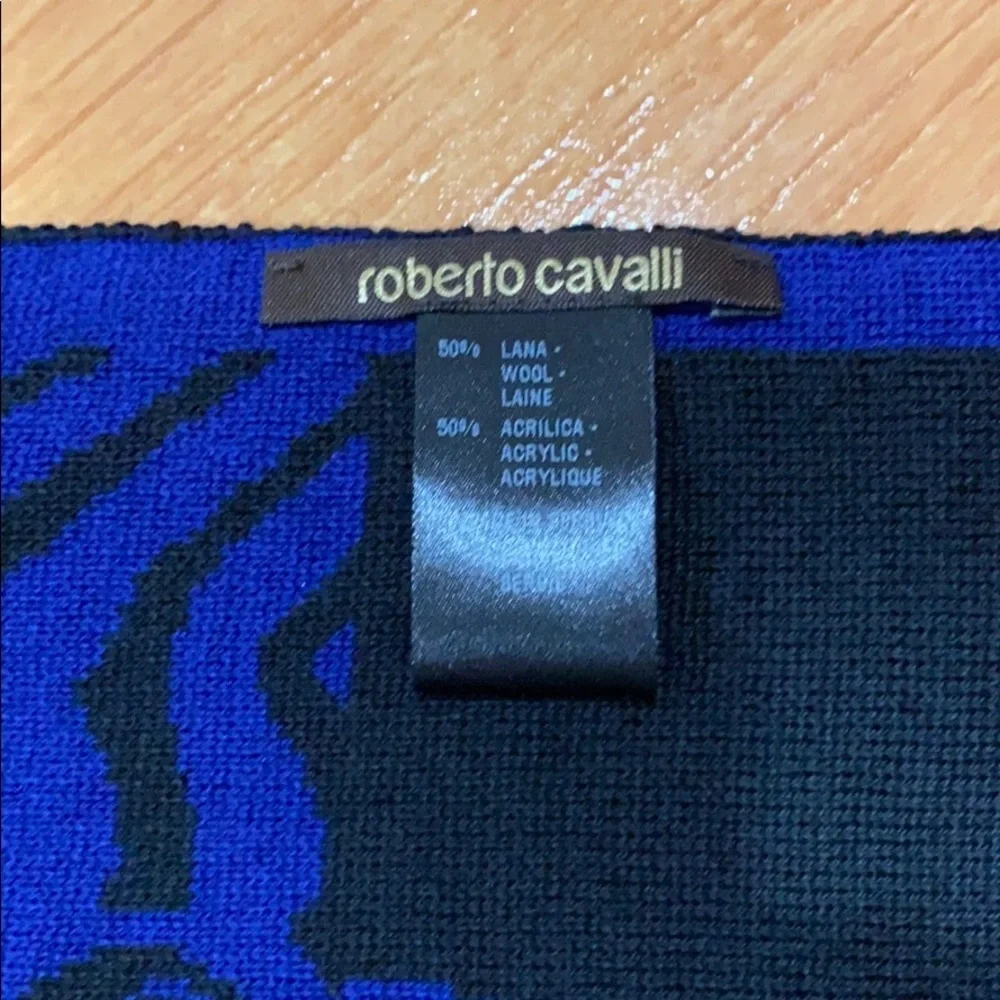 New Roberto Cavalli black & blue hat & scarf set